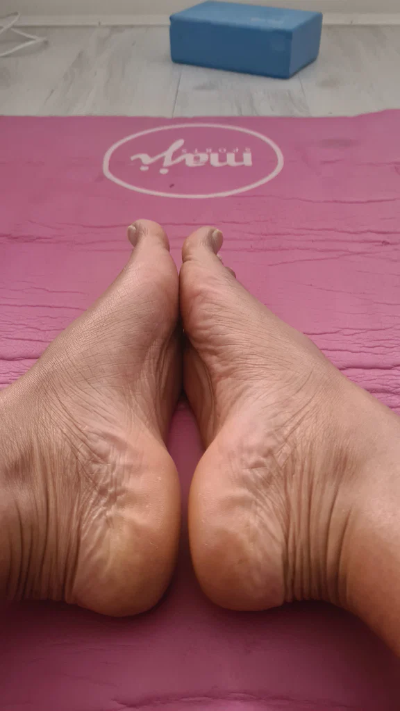 Ugly_Footielushious