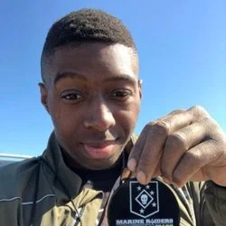 DEE's avatar
