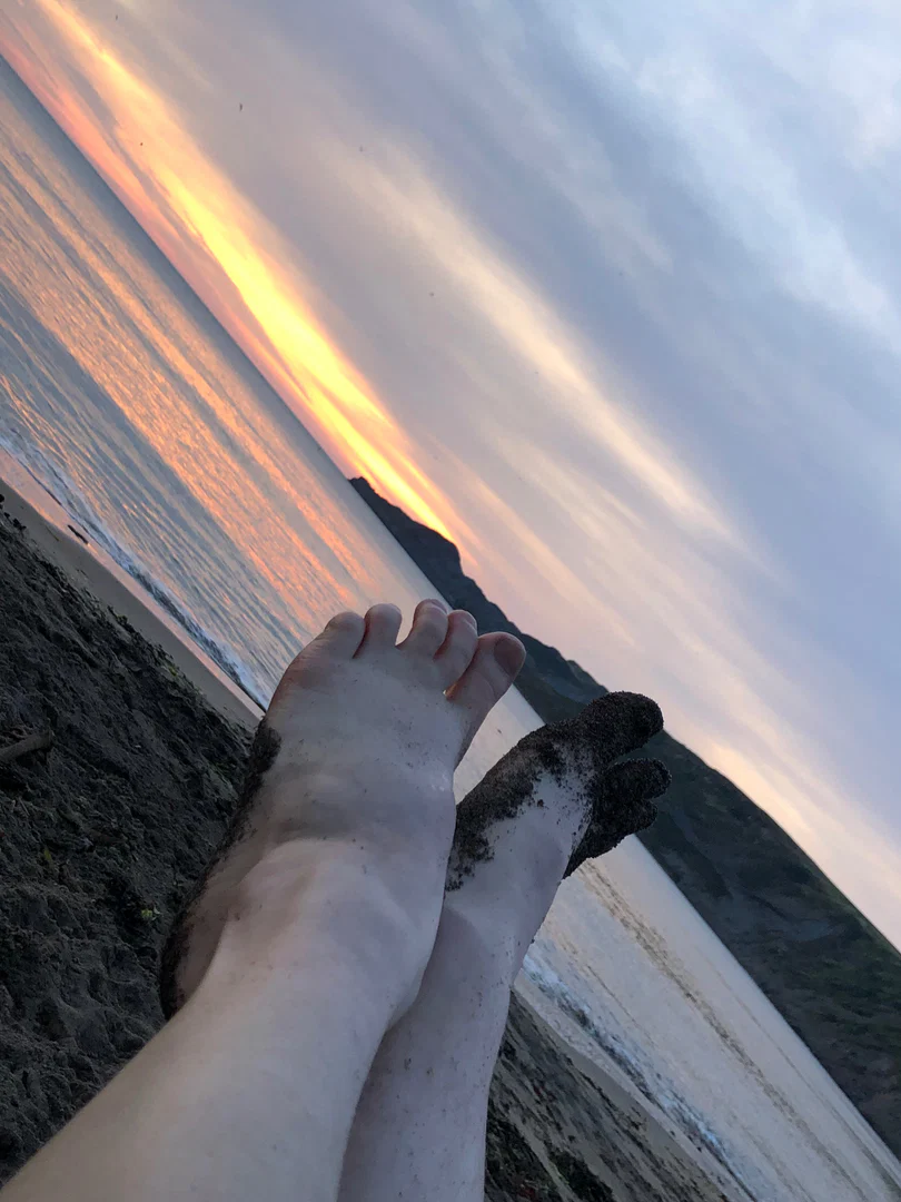 Cute feet profile banner
