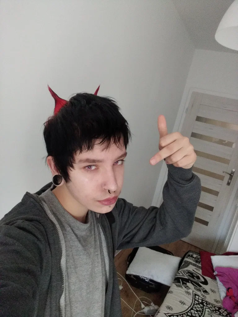 Wiktor's avatar