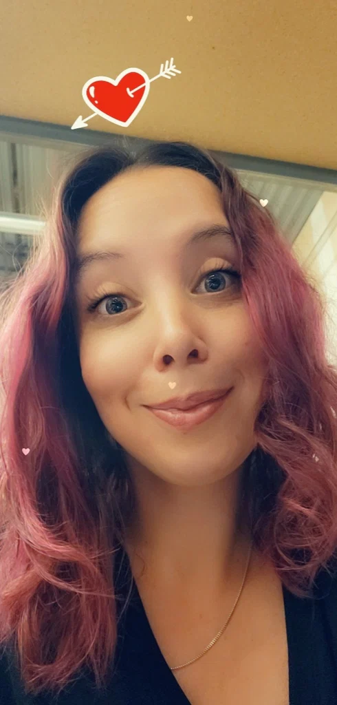 Nicolette's avatar