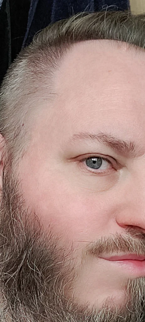 R's avatar