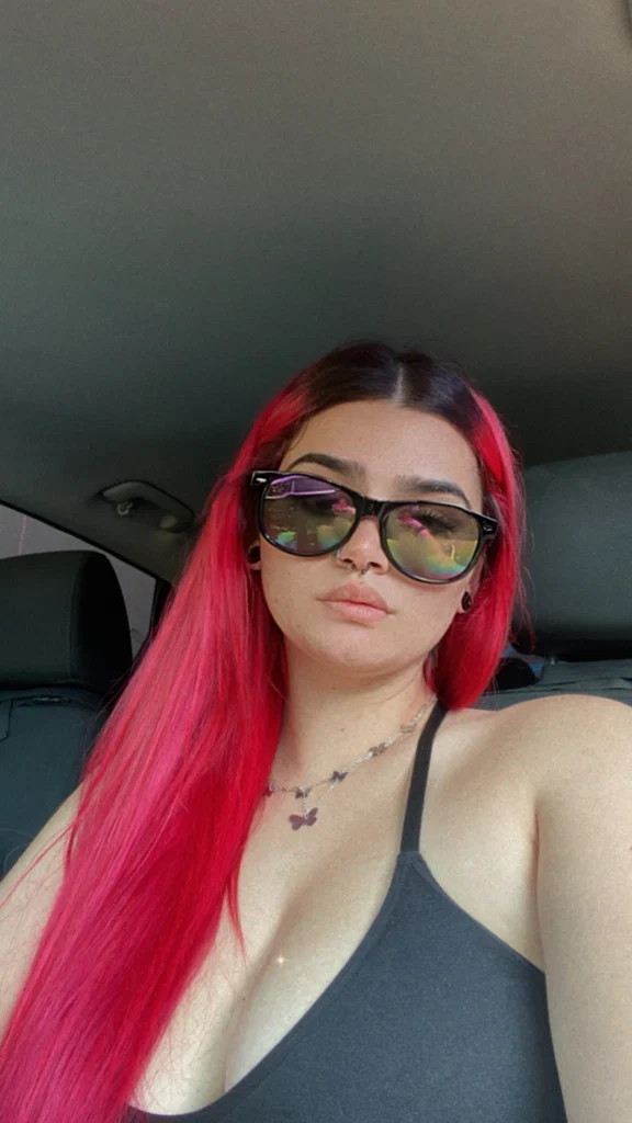 Mel H's avatar