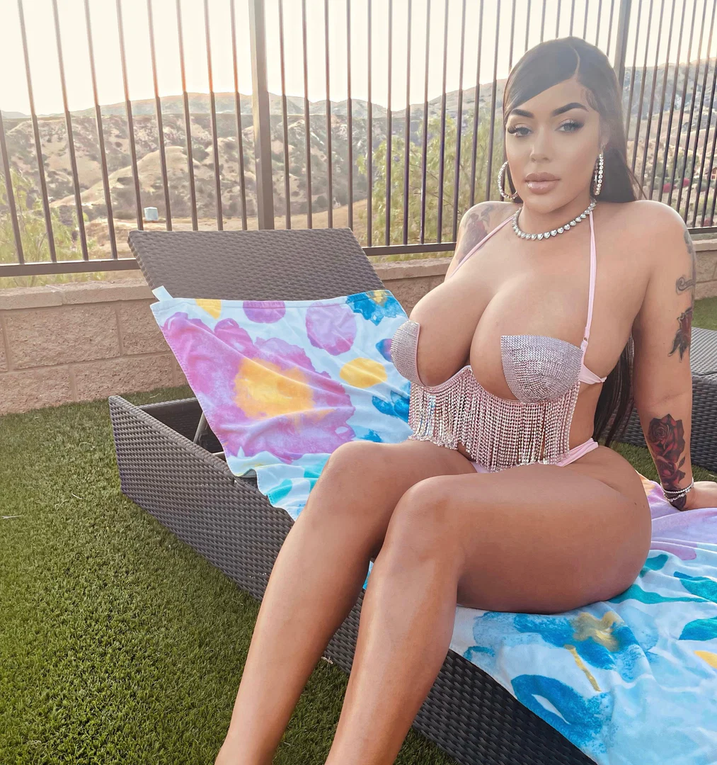 π BIGGEST TITS ON ONLYFANS π profile banner