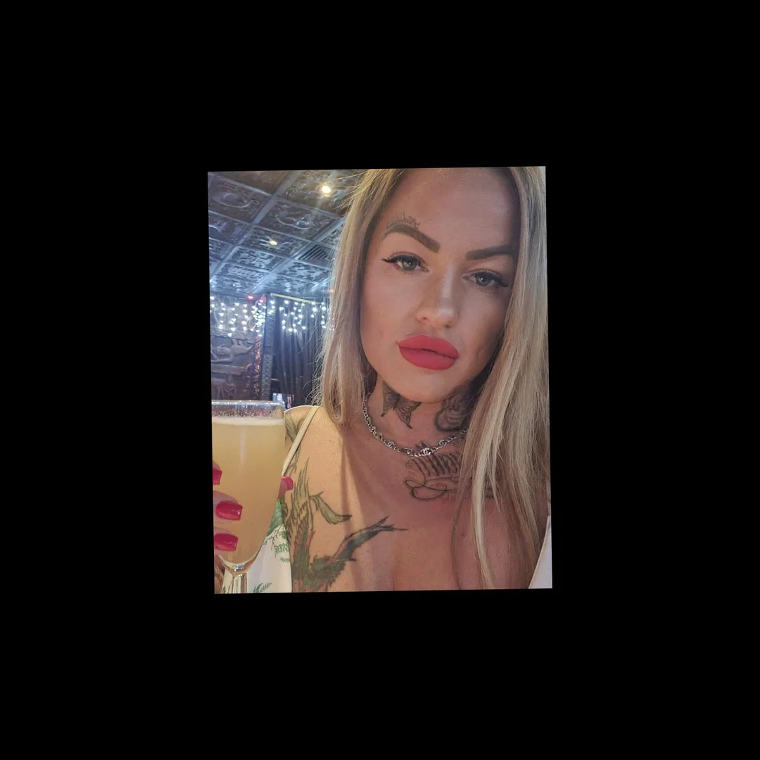 Carly1 profile banner