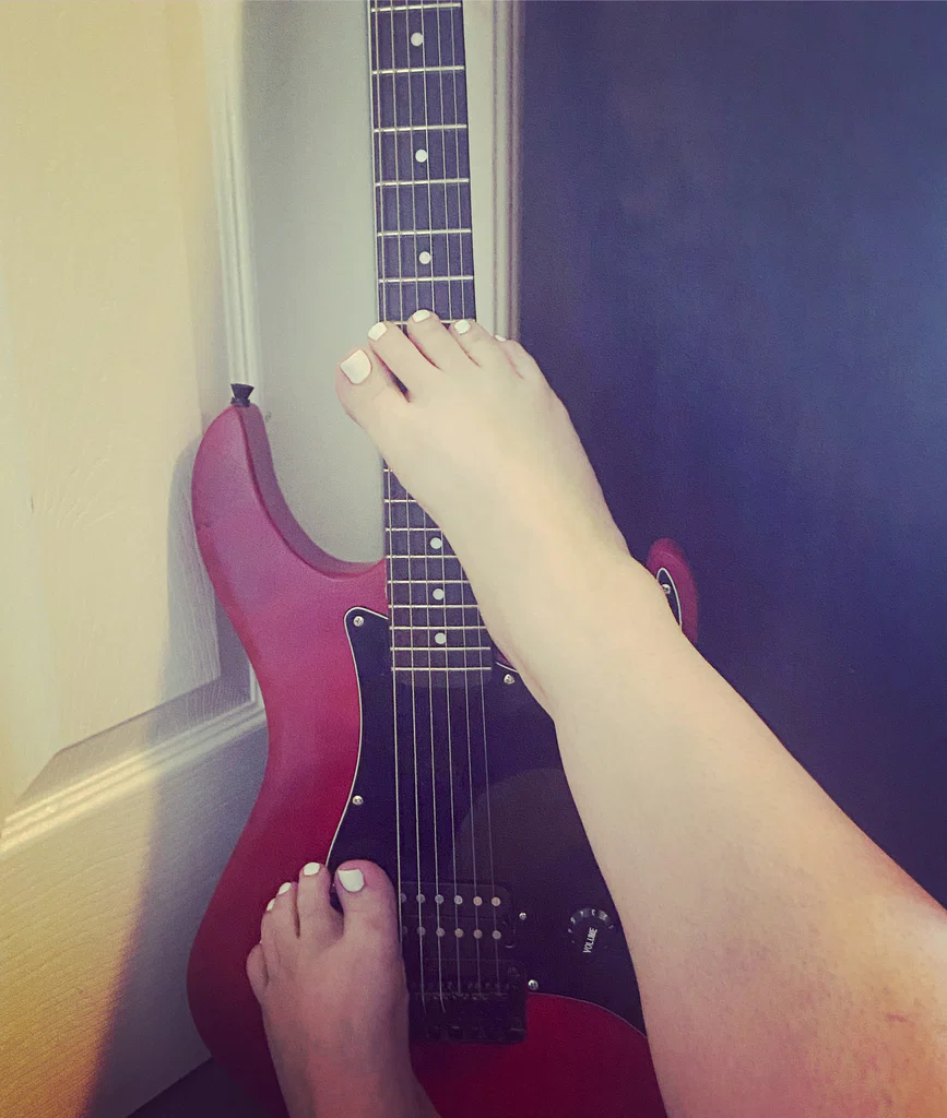 MyFeetAreHereForIt's avatar