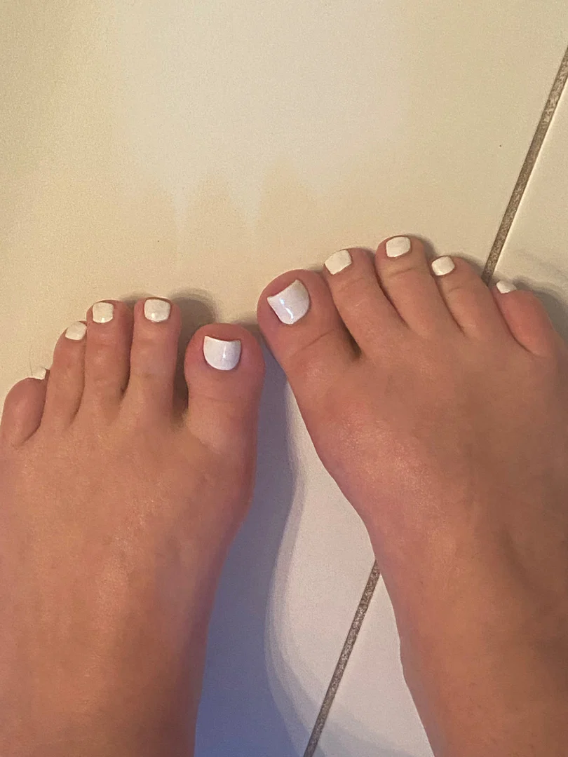 MyFeetAreHereForIt profile banner
