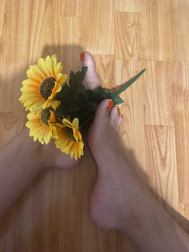Candy feet 🍭's avatar