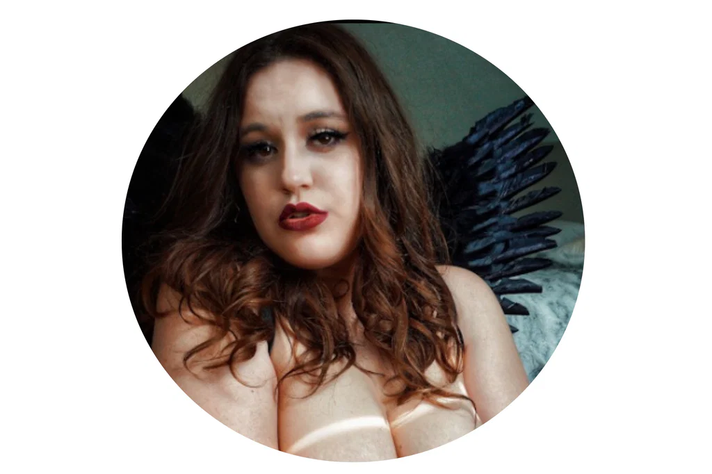 mallorymodel- thick goddess