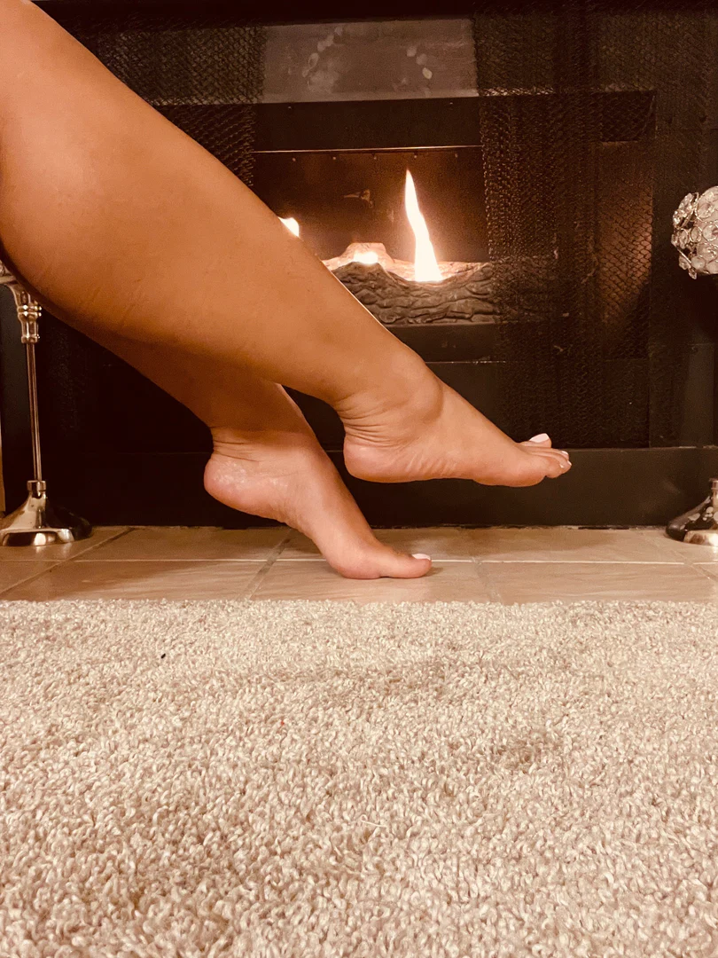 PrettyFeetPrivilege24 profile banner