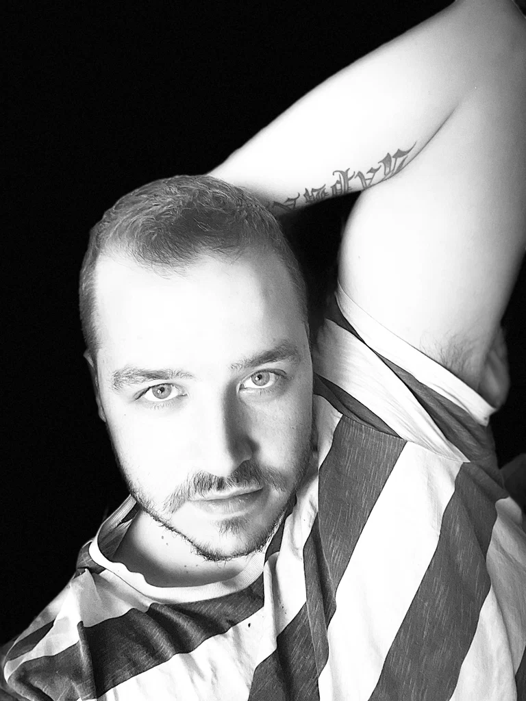 MaxMrWhite117's avatar