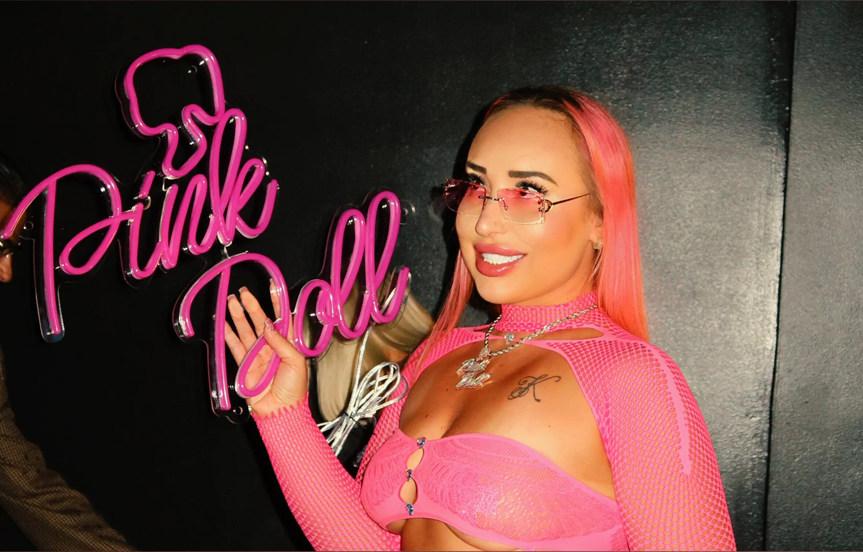 GODDESS PINK DOLLπ©· profile banner