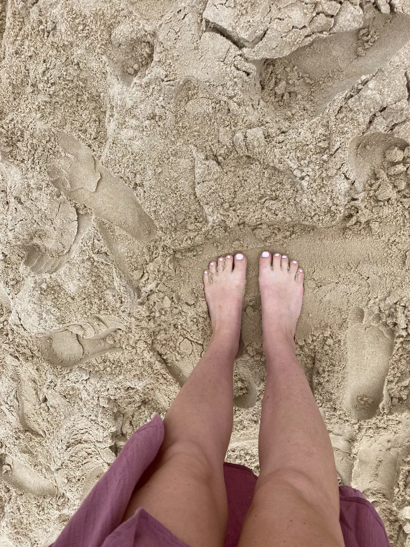 Angel feet profile banner
