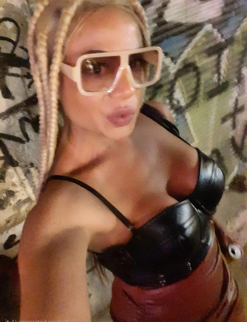 Zana Shemale Hot profile banner