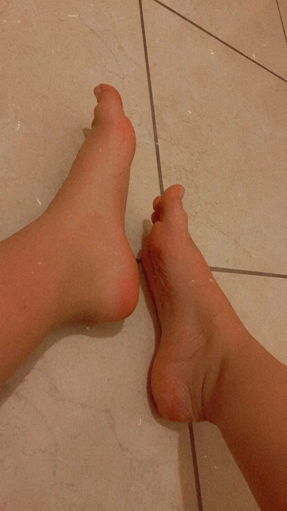 Clarissa 😉🦶🏼's avatar