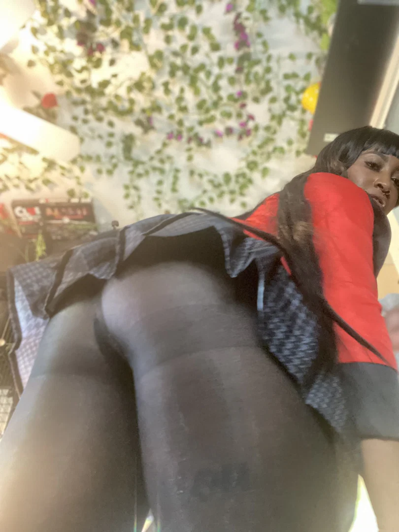 Miss Hue profile banner