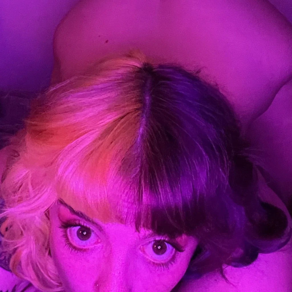 Violette B's avatar