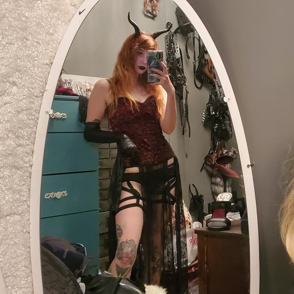 Lunar Lita's avatar