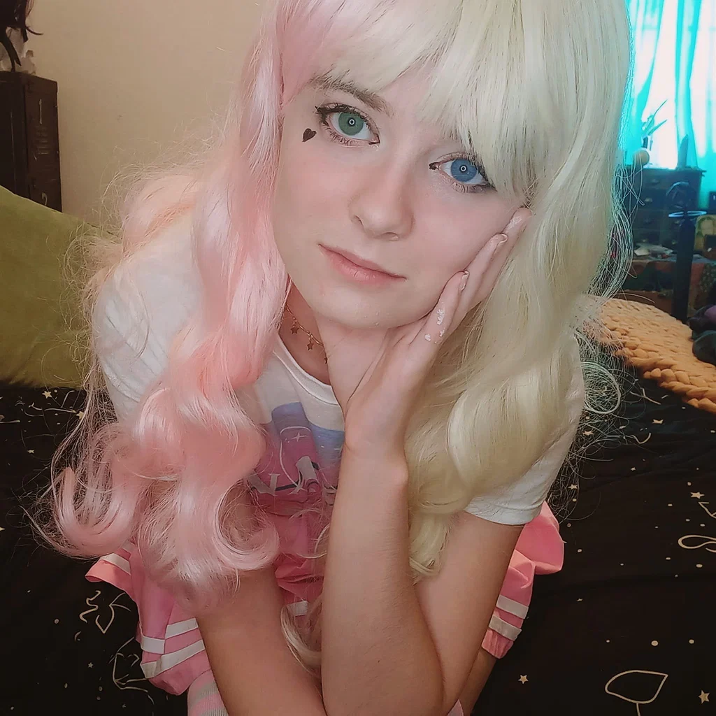 Lady Redacted's avatar