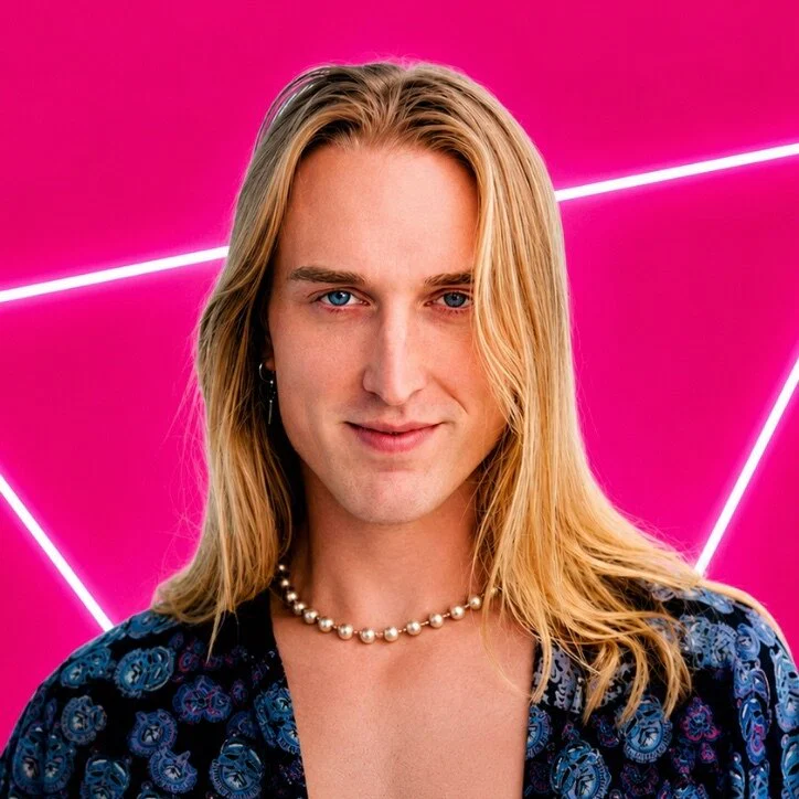 Blonde Bottom Mitch