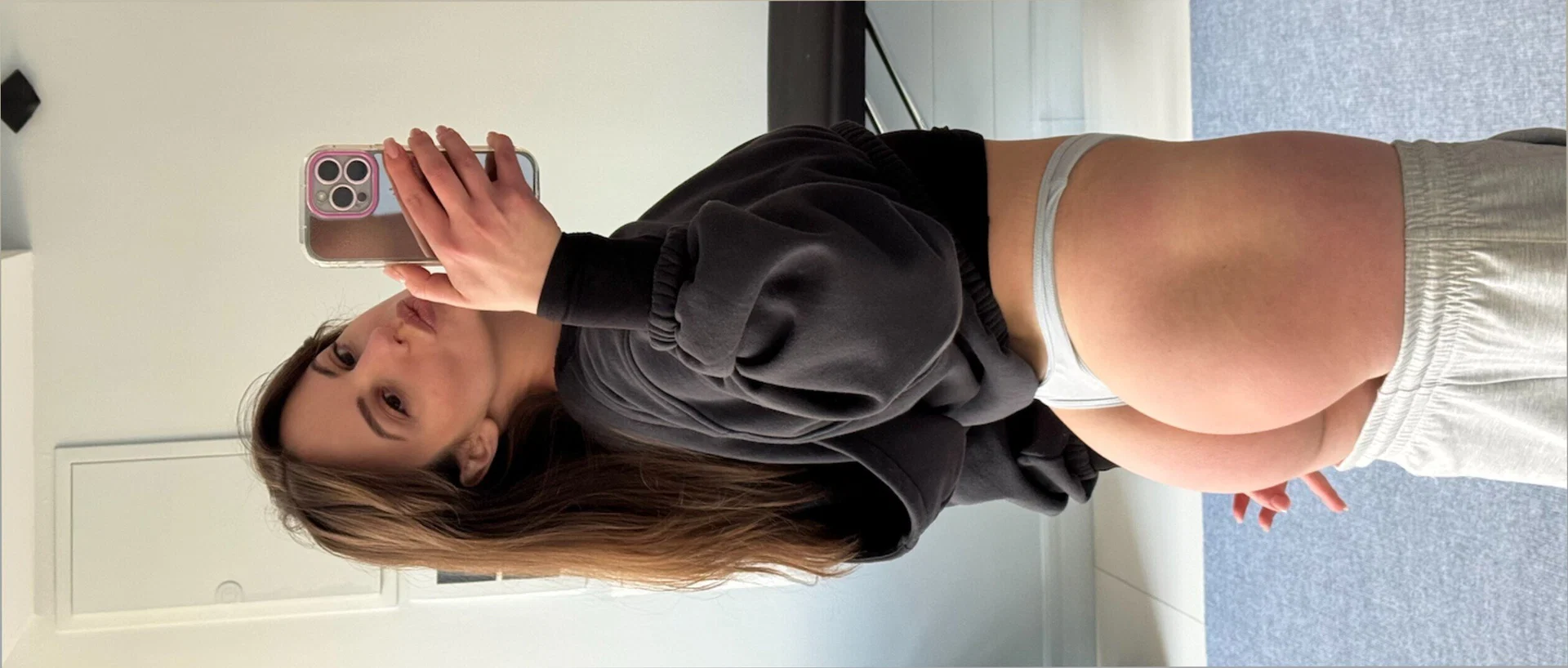 Mia profile banner