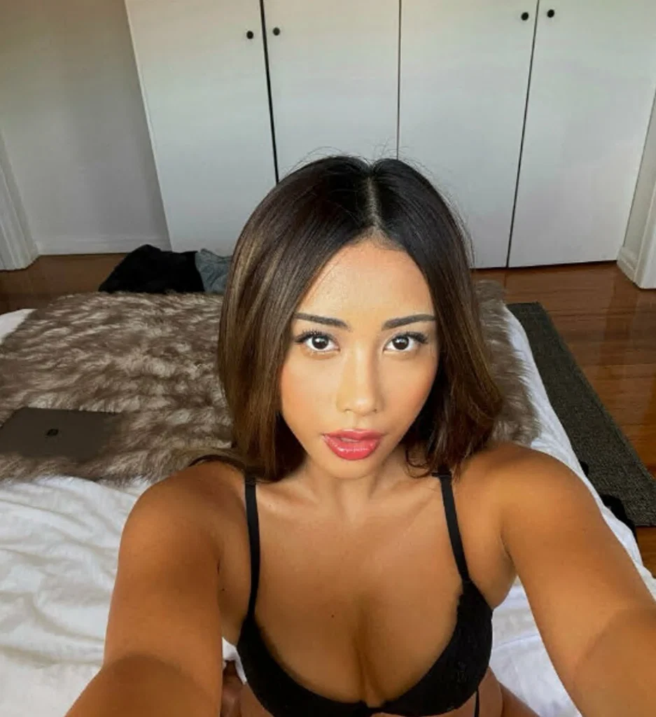 Kara J Lee's avatar