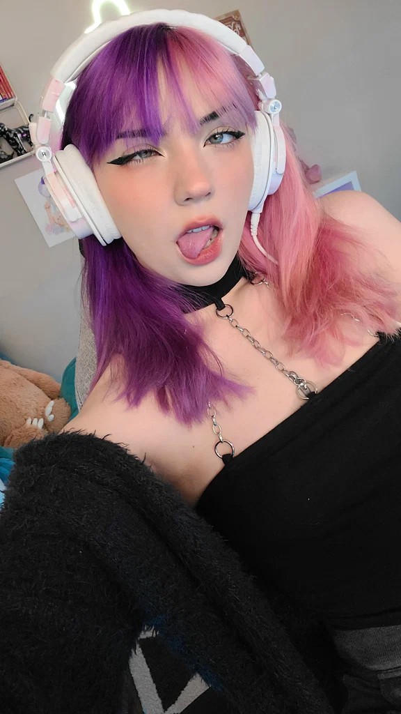 deeLazeeFree's avatar