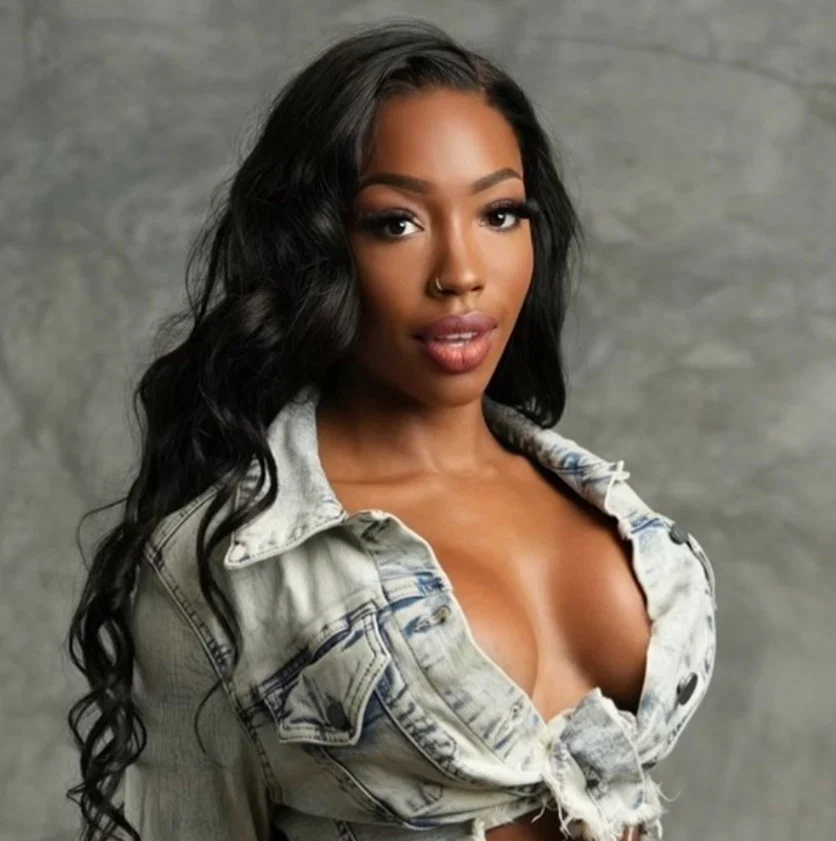 Ebony Lee's avatar