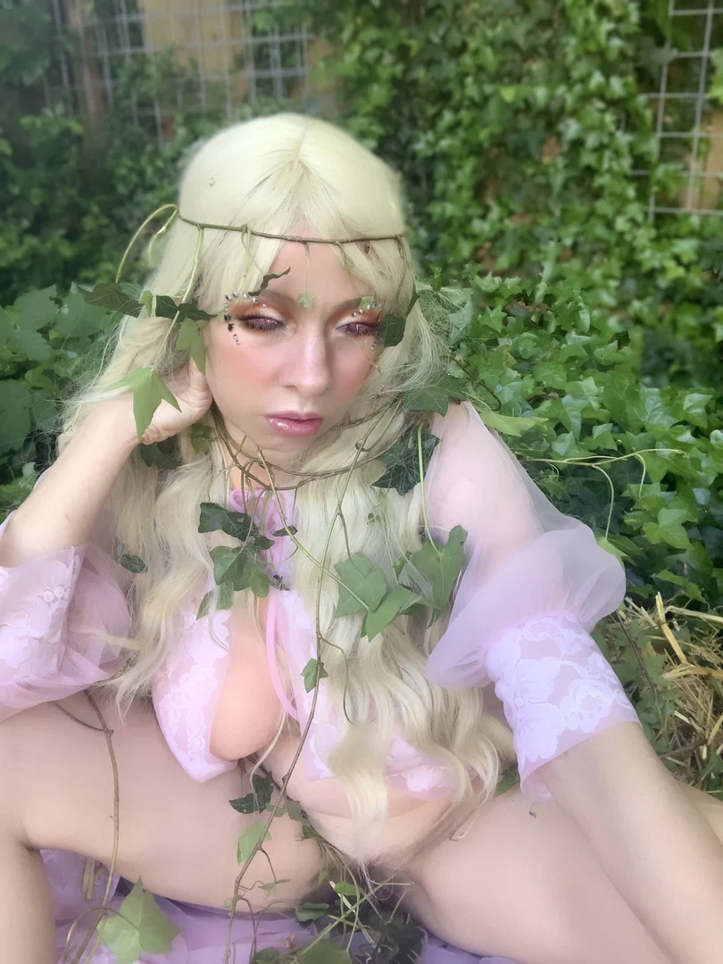 Honeymilk profile banner