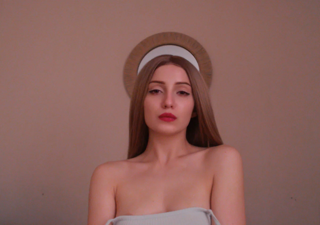 Elena Linton profile banner