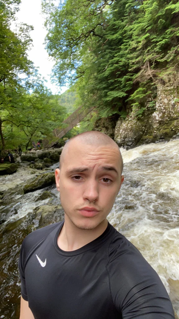Dan128's avatar