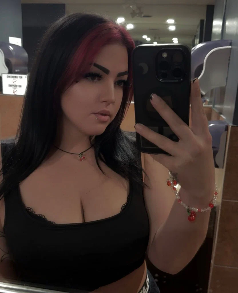 🍒 T A T E 🍒