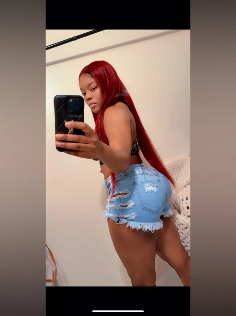 P H🍑AT