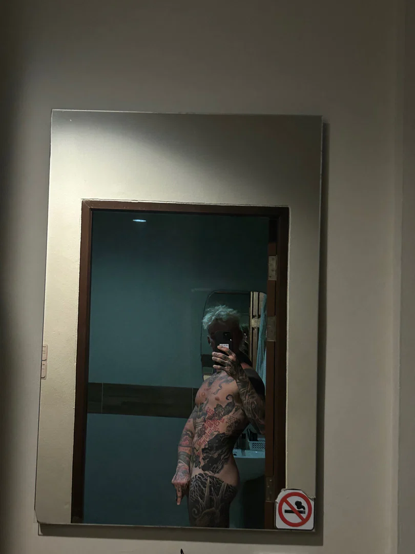 Average Whiteboy profile banner