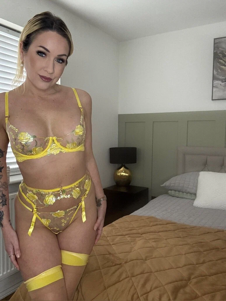 Tori leigh profile banner