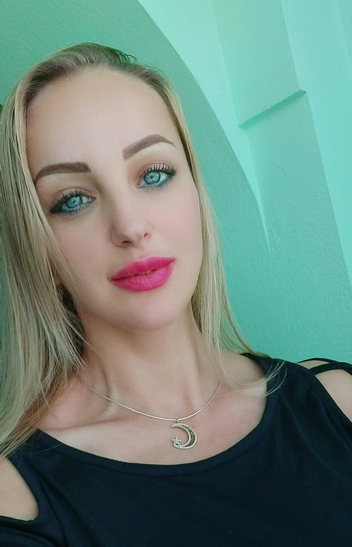 Amanda Taylor profile banner