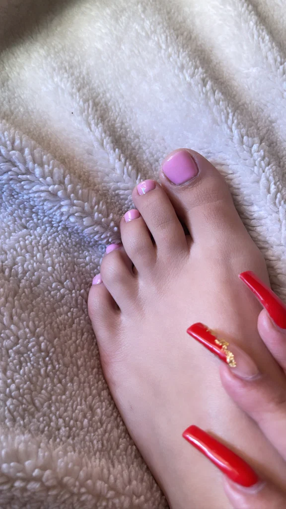 Feetingyourfetish
