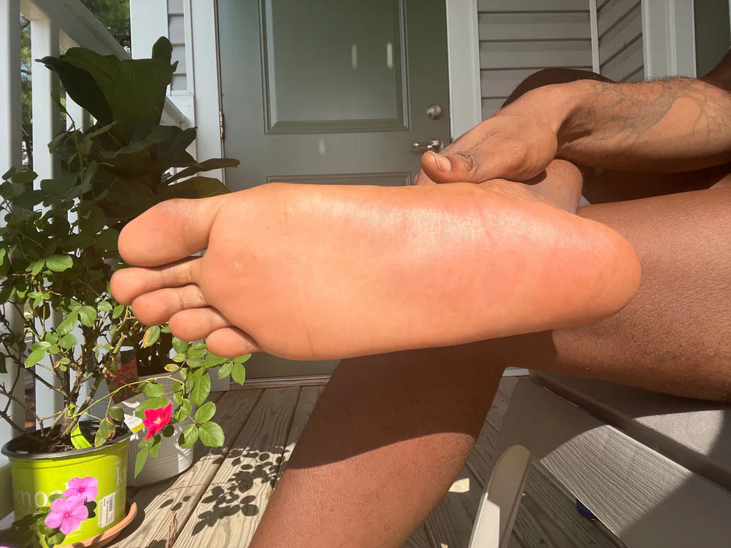 BlackUndiesandfeet's avatar
