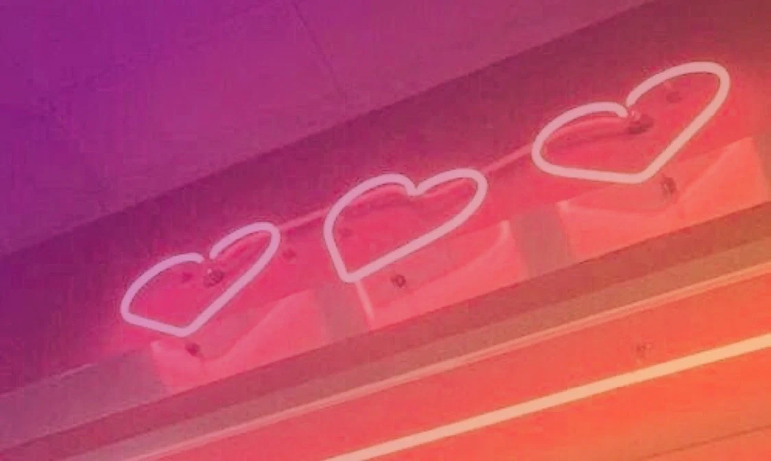 Hannah🍑 profile banner
