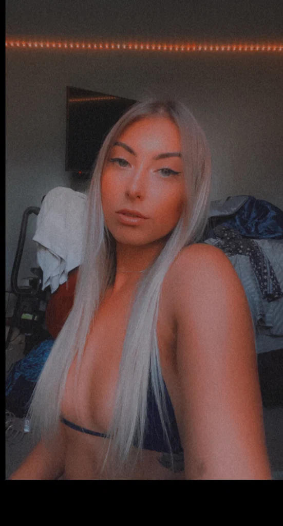 Your Fantasy✨'s avatar