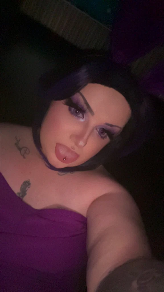 Tea 🖤's avatar