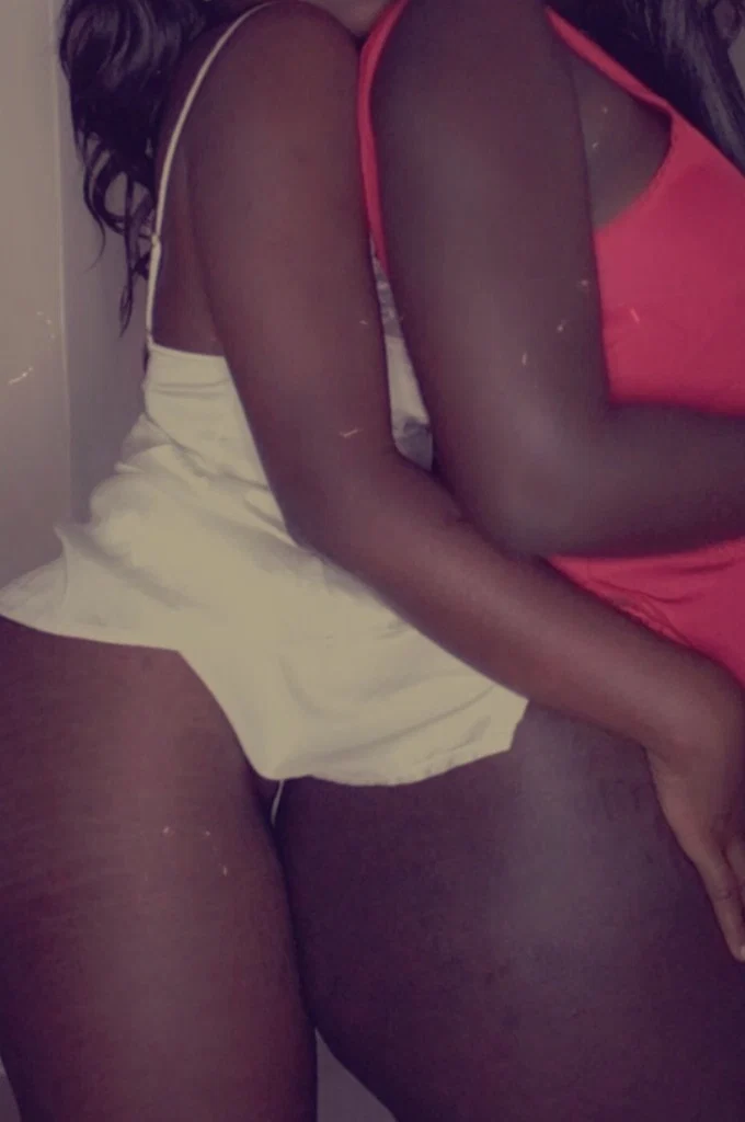 2 black babes (&amp; OLD white lover)'s avatar