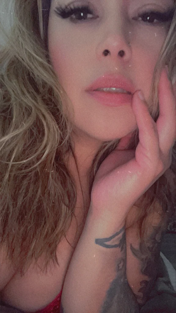 Lovelee Dee's avatar
