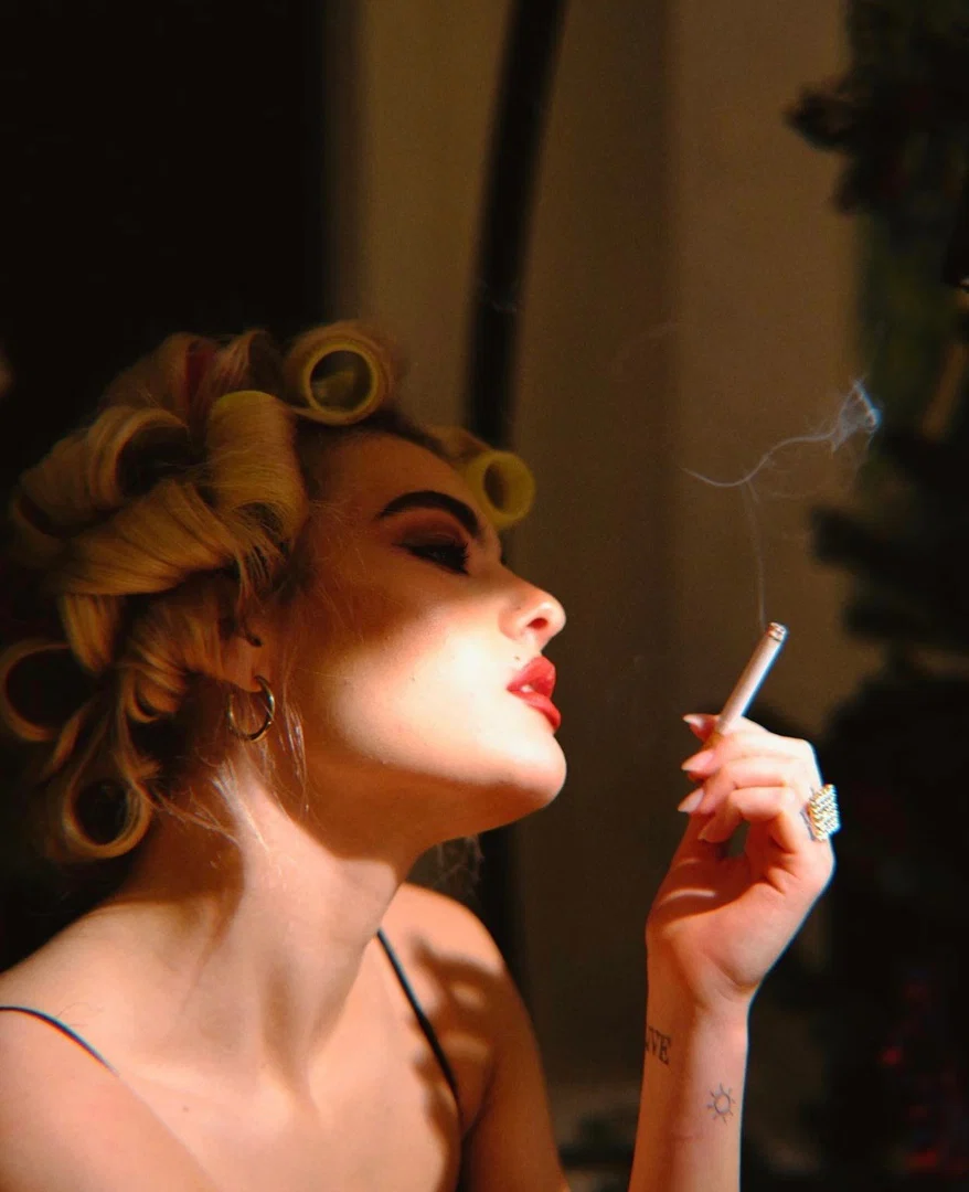 weedgirl profile banner