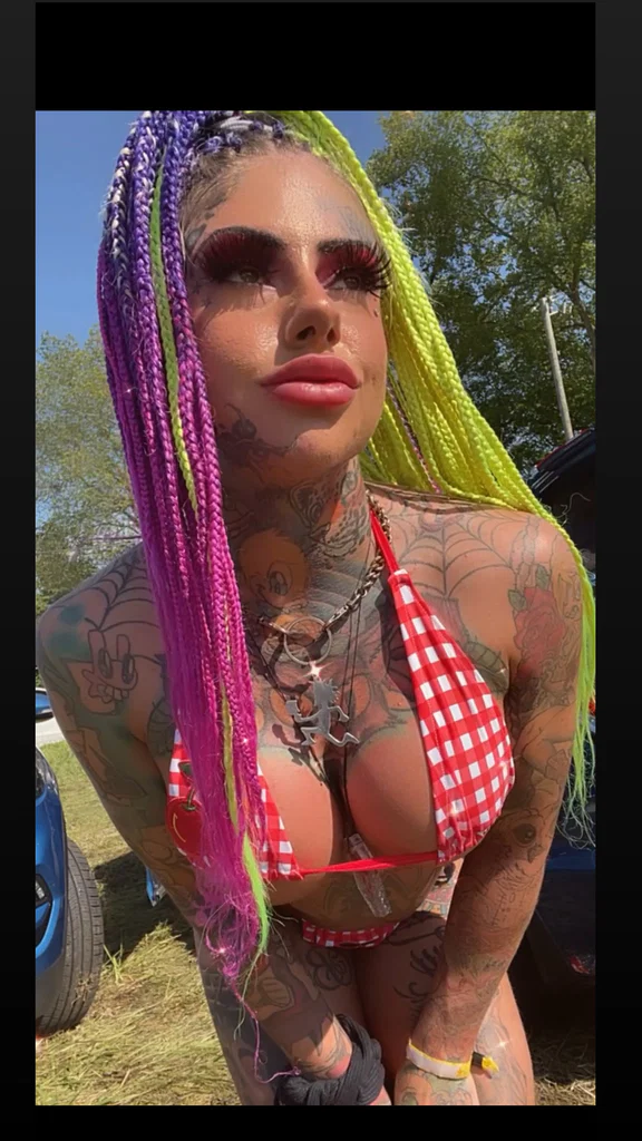 𝕿𝖆𝖙2𝖇𝖆𝖗𝖇𝖎𝖊's avatar