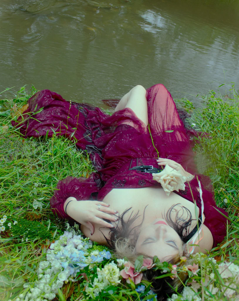 Emy Harlow's avatar