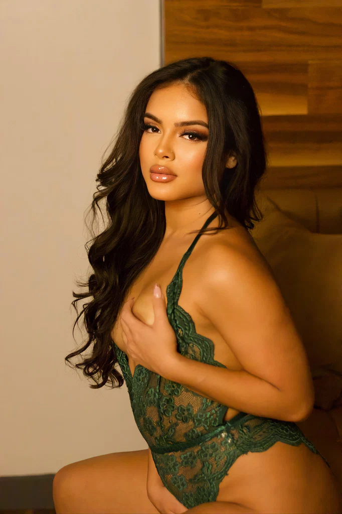 Pretty Petite's avatar