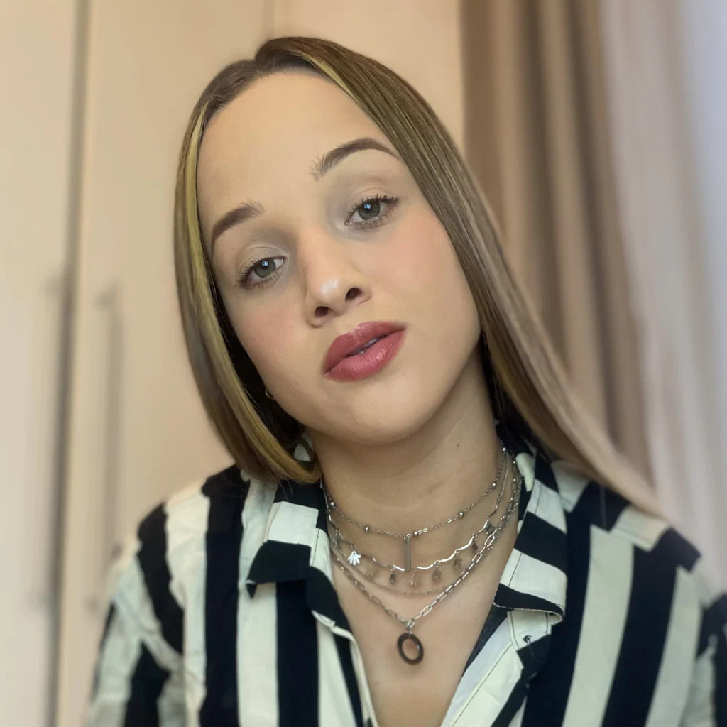 Mia White ☁