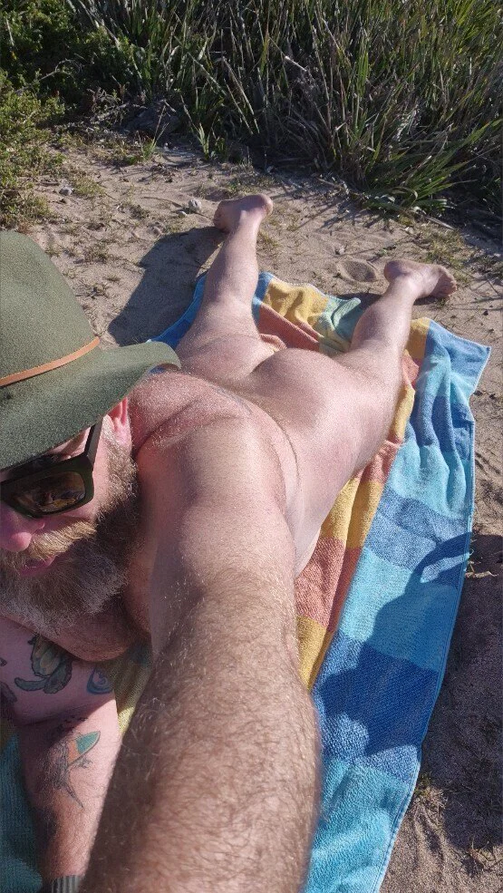 The_nude_dude_