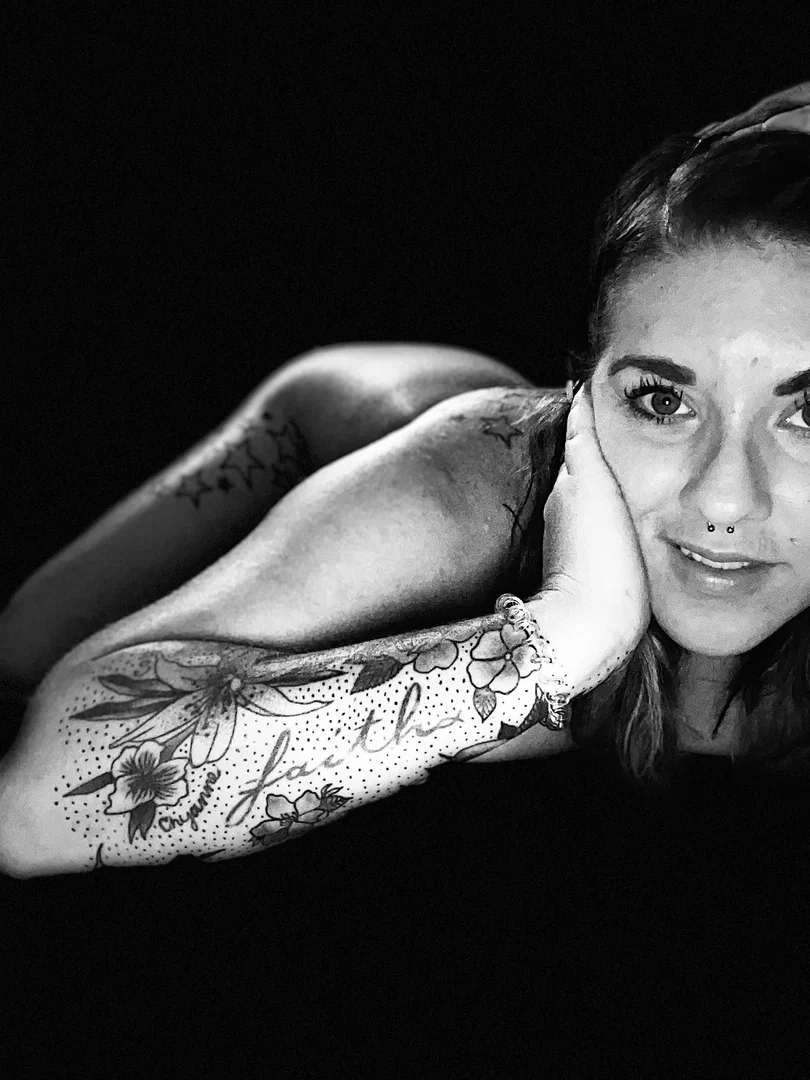 Lynzie Clark profile banner